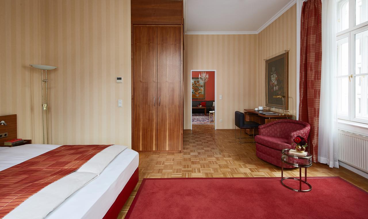Living Hotel An Der Oper Viena Exterior foto