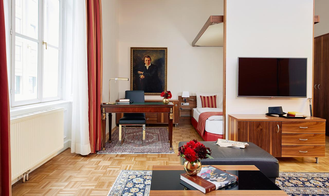 Living Hotel An Der Oper Viena Exterior foto