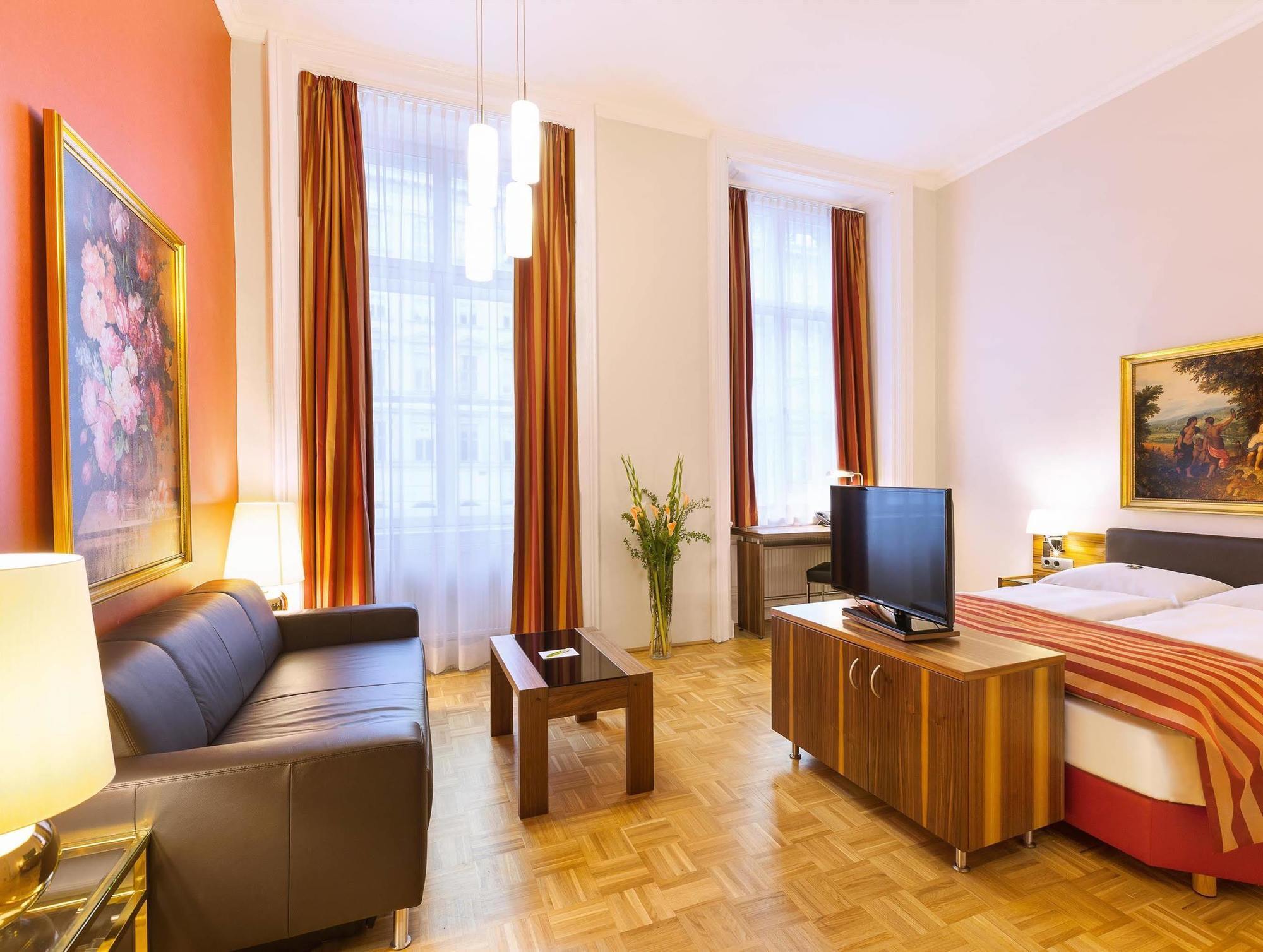 Living Hotel An Der Oper Viena Exterior foto